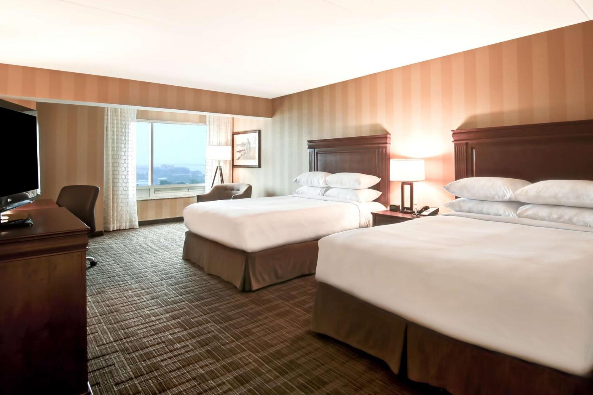 Doubletree Fallsview Resort & Spa By Hilton - Niagara Falls Exterior photo