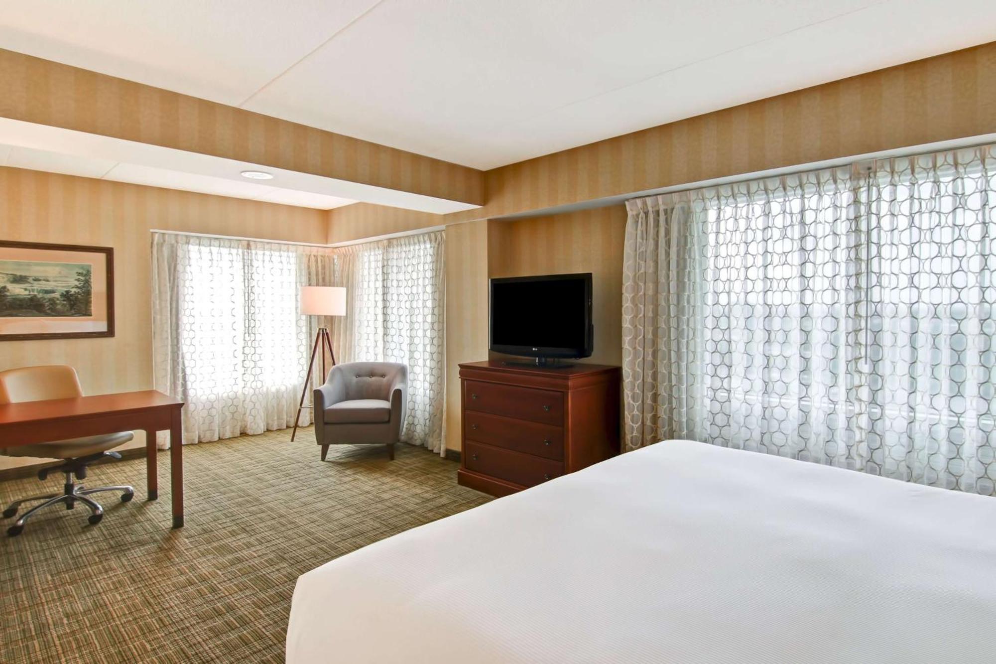 Doubletree Fallsview Resort & Spa By Hilton - Niagara Falls Exterior photo